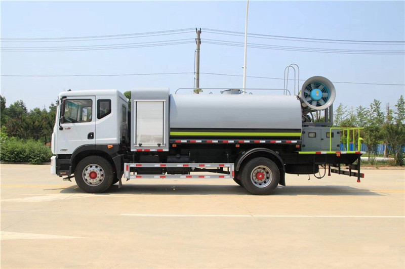 國(guó)六12方東風(fēng)D9霧炮車(chē)