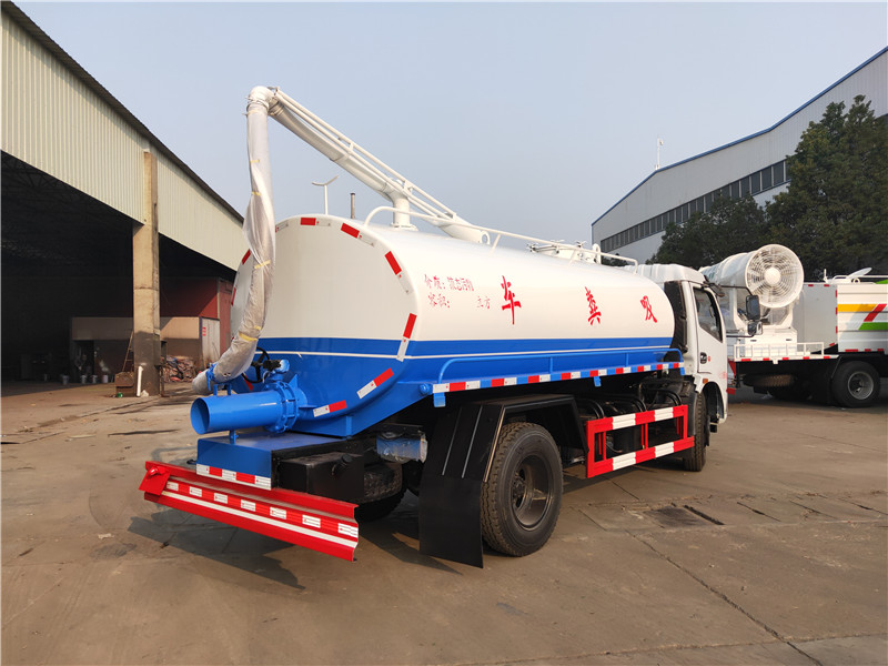 東風(fēng)牌8方吸糞車