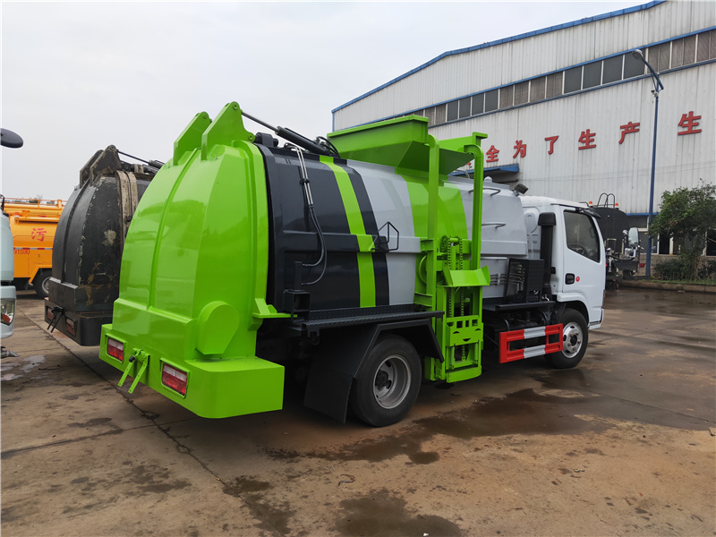 東風(fēng)5方6方餐廚垃圾車(方罐)