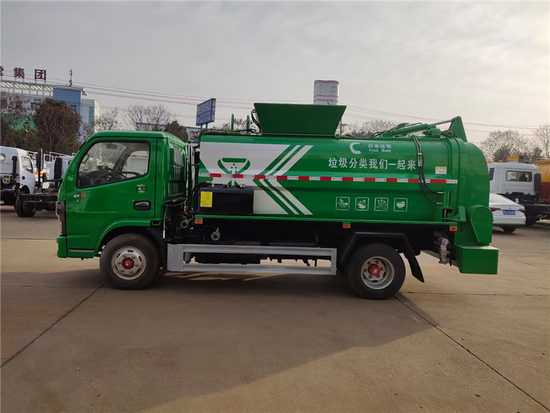 東風(fēng)8方餐廚垃圾車(chē)(方罐)